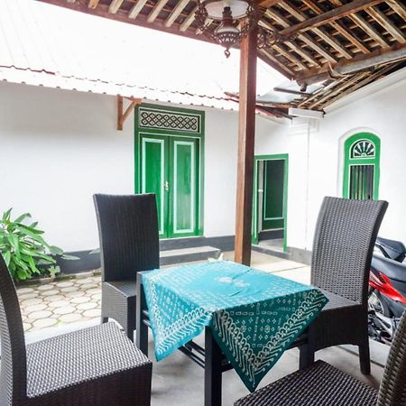 Reddoorz Syariah @ Ndalem Kembang Sore Джокьякарта Экстерьер фото