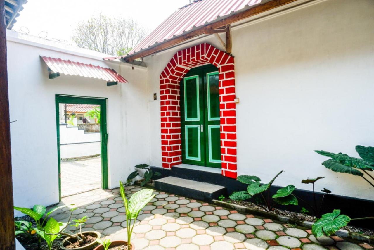 Reddoorz Syariah @ Ndalem Kembang Sore Джокьякарта Экстерьер фото