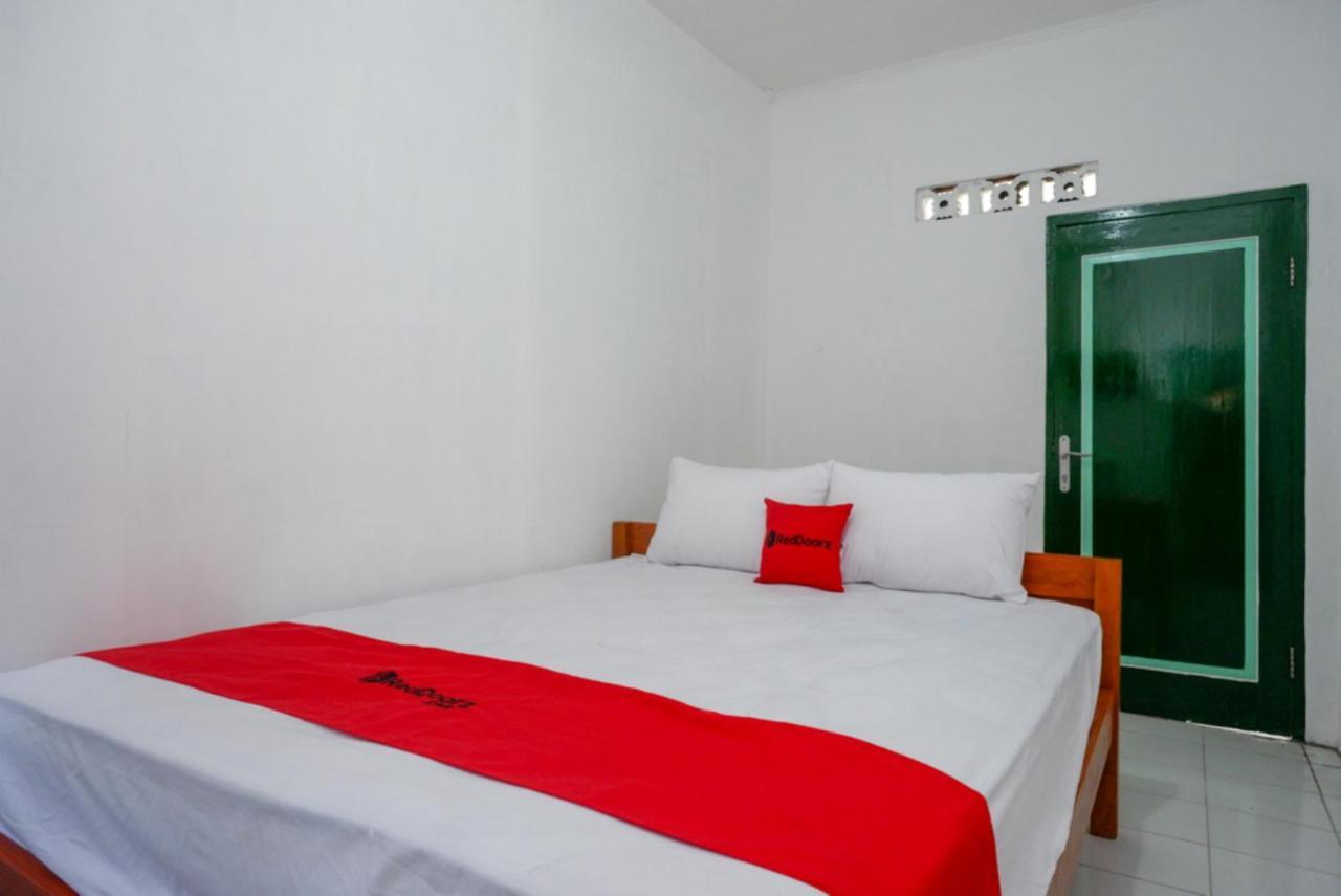 Reddoorz Syariah @ Ndalem Kembang Sore Джокьякарта Экстерьер фото