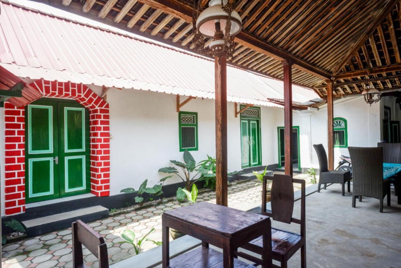 Reddoorz Syariah @ Ndalem Kembang Sore Джокьякарта Экстерьер фото