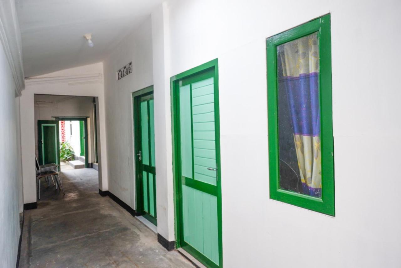 Reddoorz Syariah @ Ndalem Kembang Sore Джокьякарта Экстерьер фото